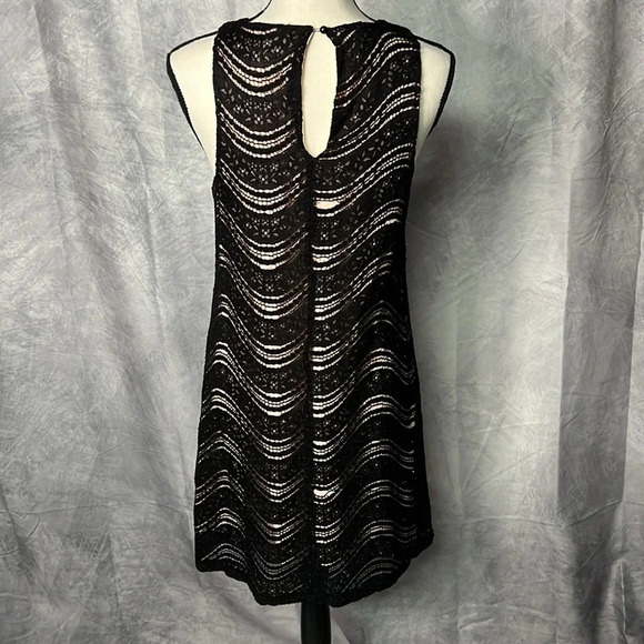 Speechless Black and Lace Beaded Overlay Sleeveless Swing Dress - Large - Picture 6 of 13